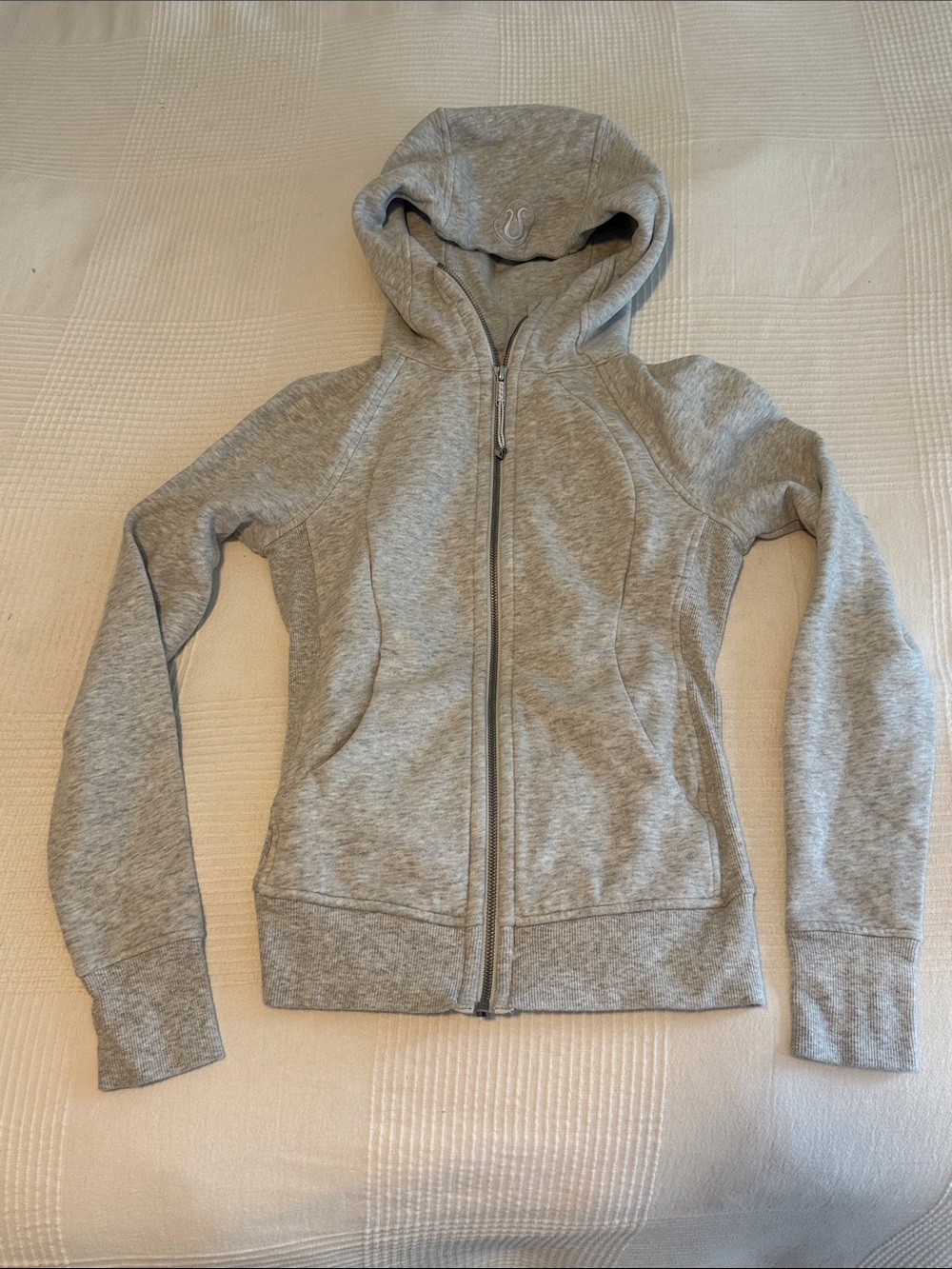 Lululemon Women’s light grey full zip Scuba hoodie XS / 2